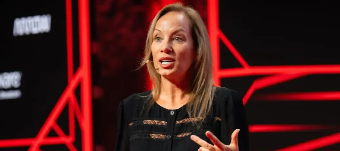 Sarah Armstrong Smith official speaker profile picture